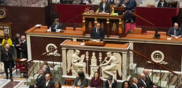 France's PM proposes halting retirement age law until 2027 election