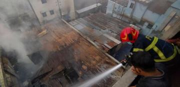 Bangladeshi chemical warehouse blaze kills 16