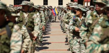 Venezuela deploys thousands of troops near Colombian border 