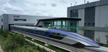 World's fastest high-speed train blazes to 453 km/h in pre-service trials 