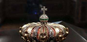 Can France retrieve its priceless crown jewels - or is it too late? 