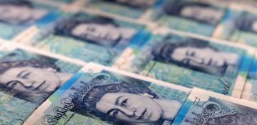 Sterling holds steady against Euro despite UK borrowing surge 