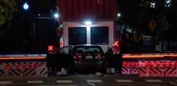 Car crashes into security gate outside White House -  VIDEO 