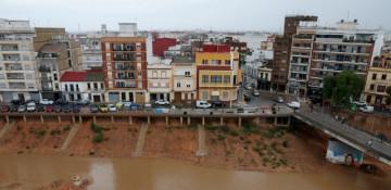 Valencia flood victims face lingering trauma as rain returns