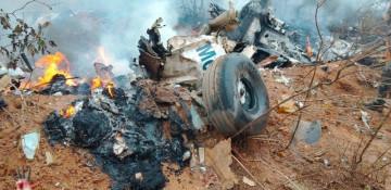 12 killed as plane crashes in Kenya  -VIDEO 