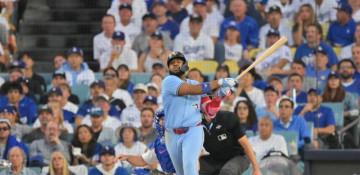 Blue Jays stun Dodgers 6-2 to level World Series