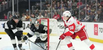Raymond scores in shootout as Red Wings edge Kings 4-3