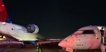 Two Delta planes collide on taxiway at LaGuardia Airport in New York –  VIDEO 