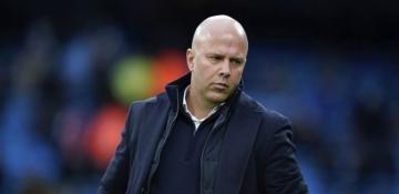 Slot urges Liverpool to step up ahead of Man Utd clash