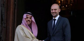 Europeans and Arabs meet to discuss next phase of Trump's Gaza plan