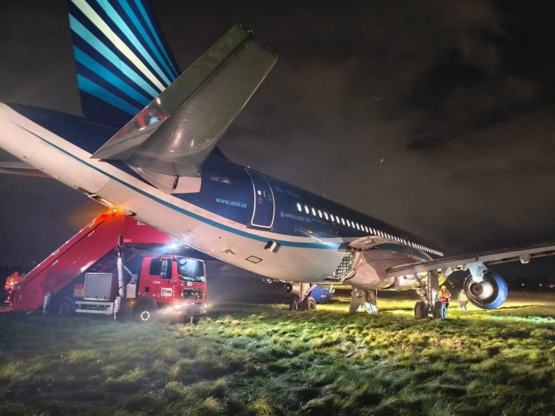  AZAL flight returns to St. Petersburg after landing gear issue - PHOTO 