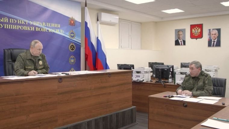 Putin unveils unlimited-range missile in response to Trump&rsquo;s Tomahawk warning 