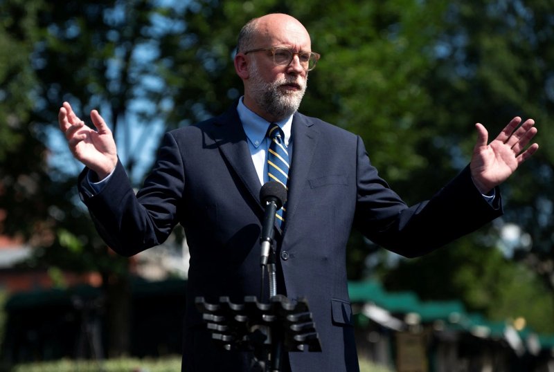 Trump administration starts mass firings amid US shutdown