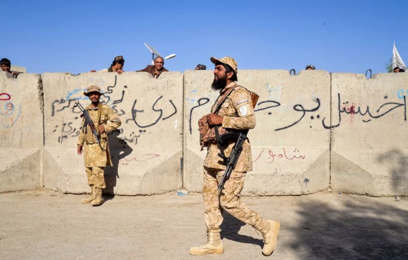 Afghanistan and Pakistan exchange deadliest fire in years -  VIDEO 