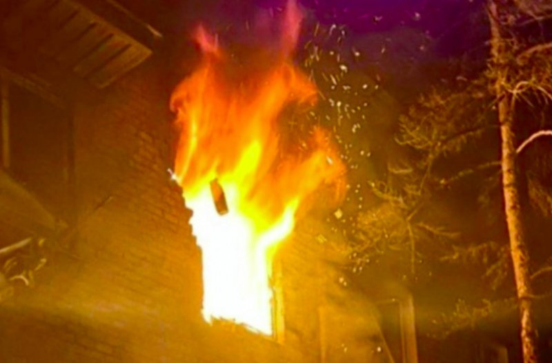 Russia launches new drone strike on Zaporizhzhia, fire erupts in administrative building 