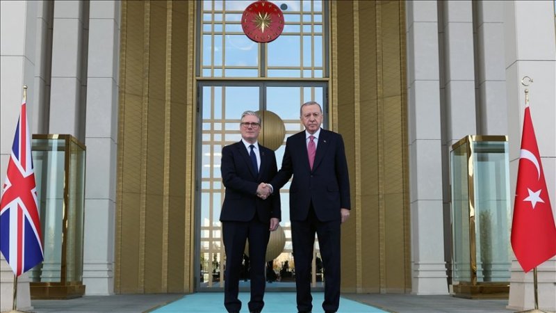 Erdogan welcomes Starmer with official ceremony