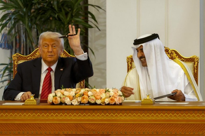 Trump signs order vowing U.S. defense of Qatar after Israel's Doha strike
