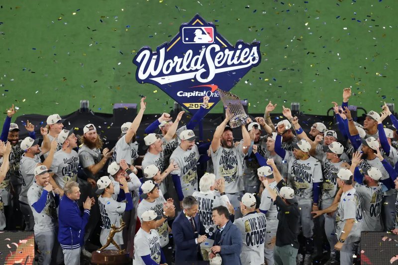 Los Angeles Dodgers edge Blue Jays 5–4 to capture World Series title