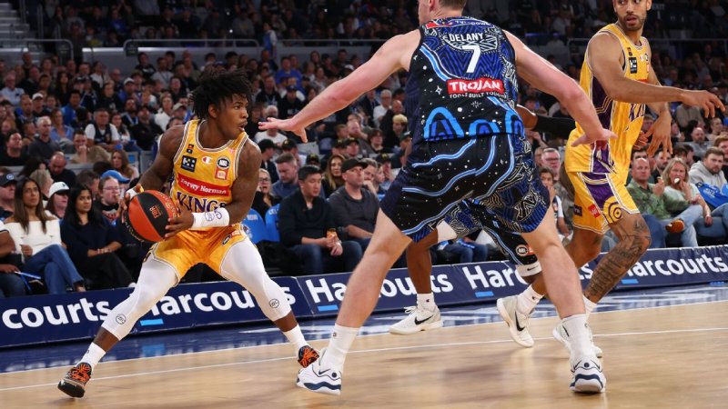 Sydney Kings snap Melbourne United’s nine-game streak in NBL thriller