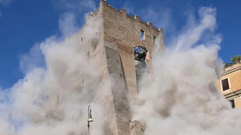 Worker dies after partial collapse of medieval tower in central Rome 