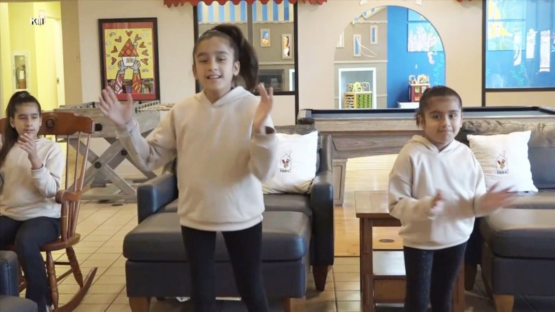 2025/11/1762325670.jpg + Texas twins once conjoined at the pelvis now cheerleaders News about - Texas twins once conjoined at the pelvis now cheerleaders