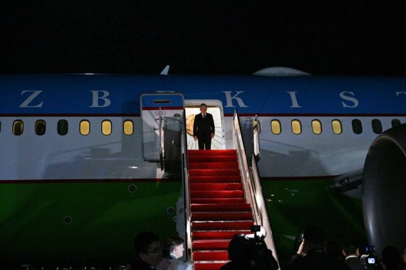 Uzbek president arrives in US for C5+1 summit 