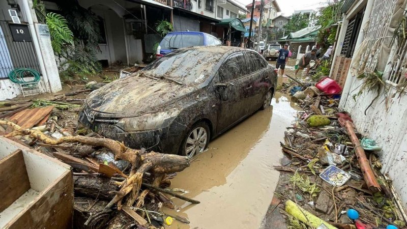 News about -  In Photos : Typhoon Kalmaegi leaves trail of destruction in Philippines