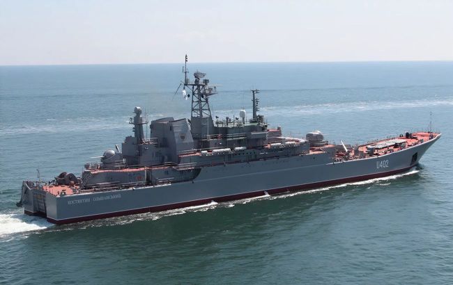 Russian forces strip Ukrainian warship Konstantin Olshansky in Crimea