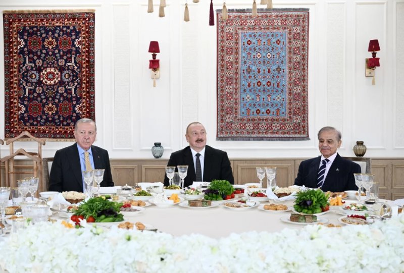 Azerbaijani, Turkish, and Pakistani leaders hold joint dinner
