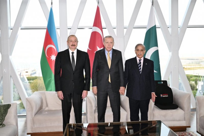 Leaders of Azerbaijan, Türkiye, and Pakistan hold trilateral meeting