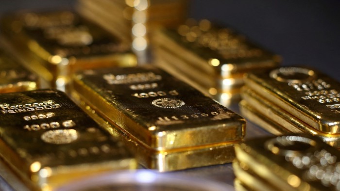 Gold prices climb on weak US economic data, Fed rate cut speculation