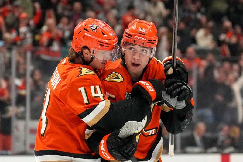 Ducks extend streak to seven with 4-1 win over Jets
