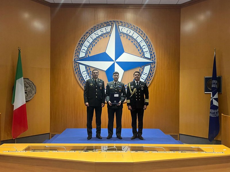 Azerbaijan army officer graduates from prestigious NATO course in Rome