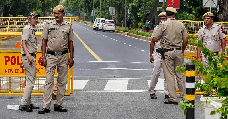 New Delhi raises alert level after deadly explosion -   VIDEO 