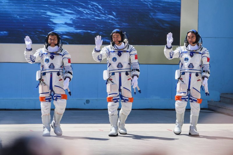 China says return mission for Shenzhou-20 astronauts proceeds smoothly