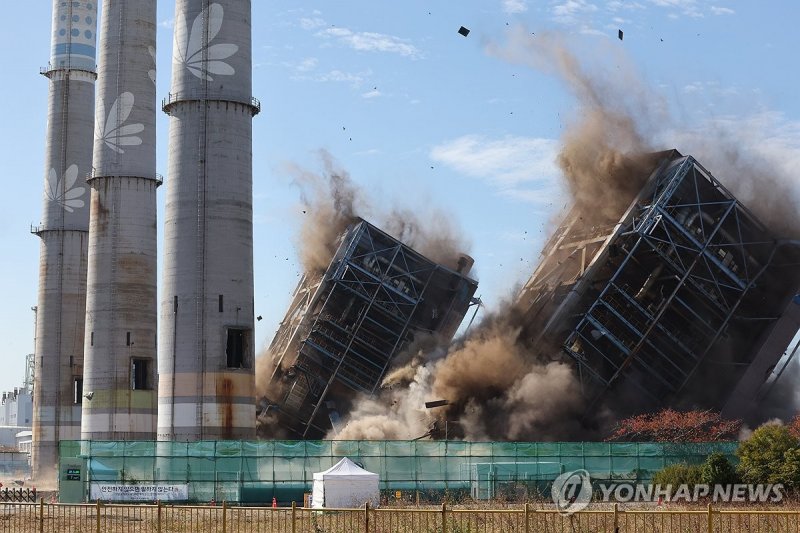 Search resumes for missing workers at Ulsan power plant