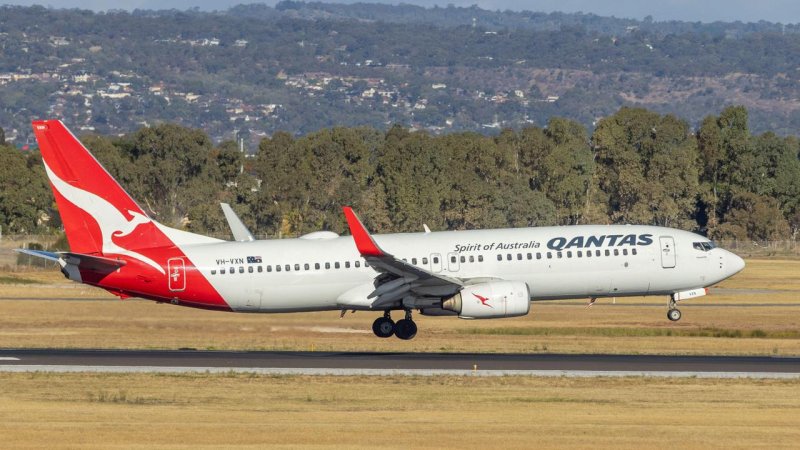 Qantas flight makes emergency landing in Adelaide