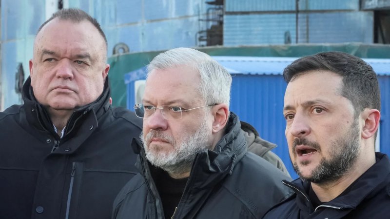 Major corruption scandal hits key allies of Zelensky