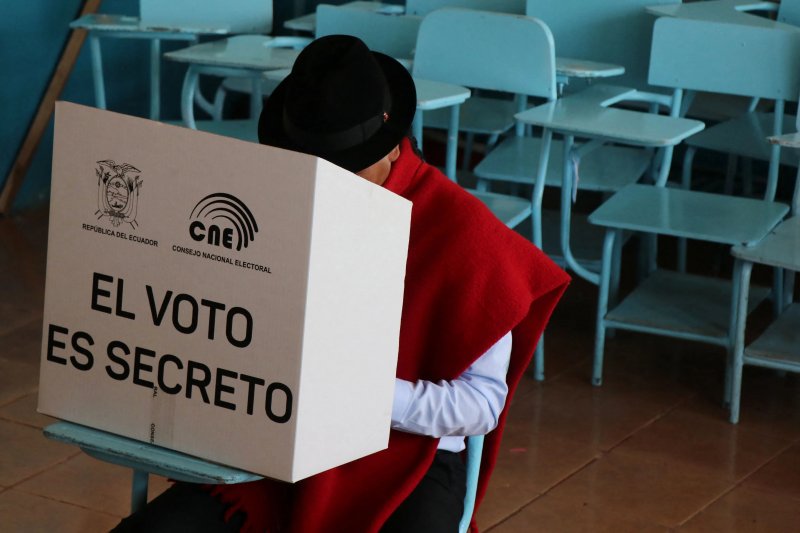Ecuadorans to vote on foreign troops, constitutional reform amid rising violence