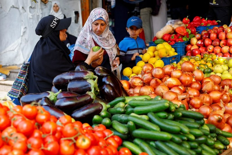 Hamas quietly reasserts control in Gaza amid post-war talks