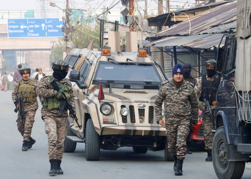 Nine killed, 29 injured in blast at police station in Kashmir 