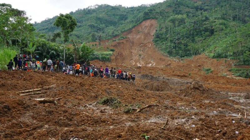 Landslide in Central Java kills 6, 17 still missing 