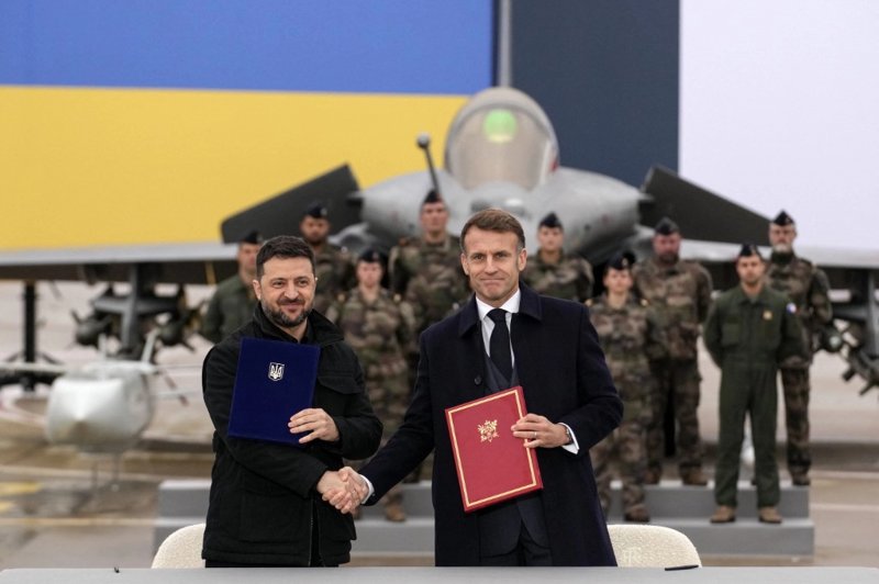Macron, Zelensky sign landmark deal for Rafale jets
