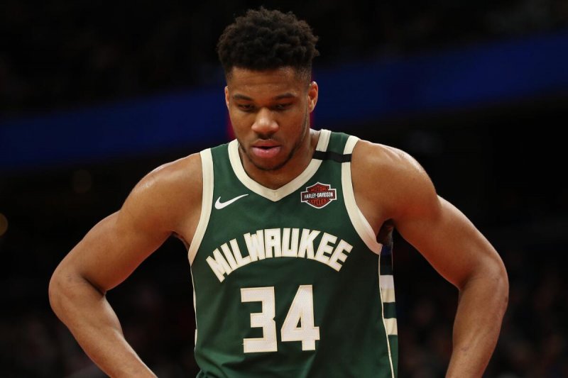 Giannis Antetokounmpo exits early with left groin strain in Bucks’ loss to Cavaliers