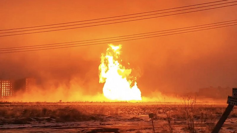 Explosion on major gas pipeline near Russia's Omsk sparks massive fire -  VIDEO 