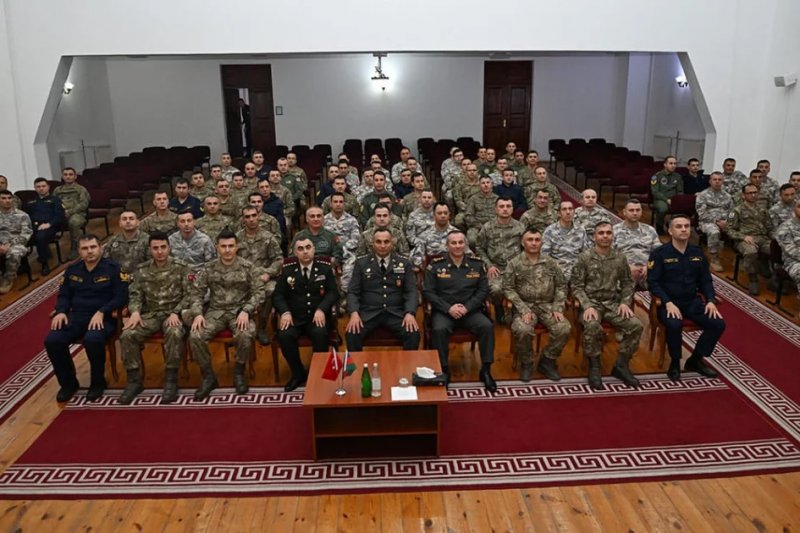 Turkish defense university delegation visits Baku