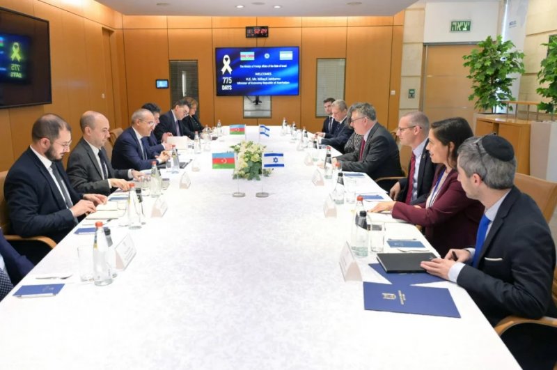 Azerbaijani economy minister holds talks in Israel on expanding ties