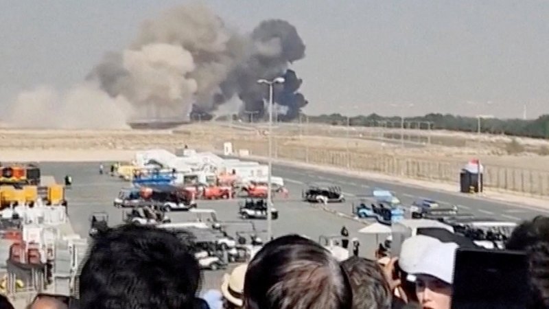 Fighter jet crashes at Dubai Air Show, pilot killed