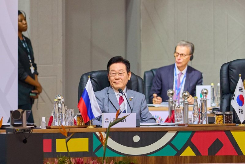Lee calls for WTO revitalization at G20 summit