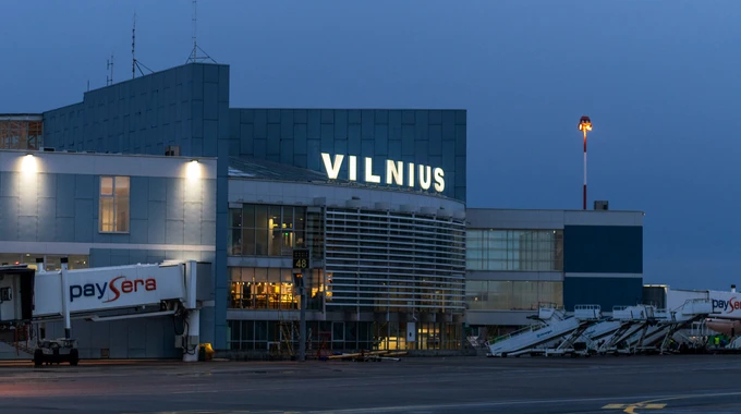 Vilnius Airport reopens after balloon-related airspace disruptions 